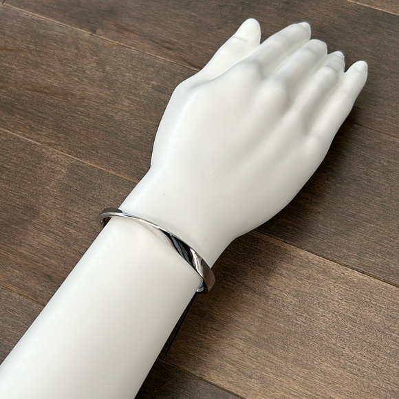 KATE SPADE Do The Twist Pave Hinged Bangle Bracelet, Silver Designer Jewellery - Picture 2 of 5